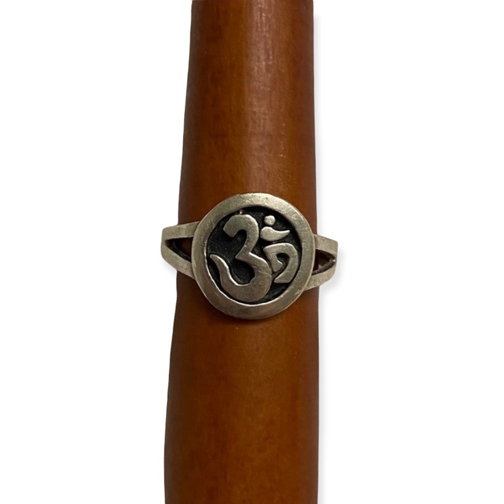 Silver Om ॐ Ring